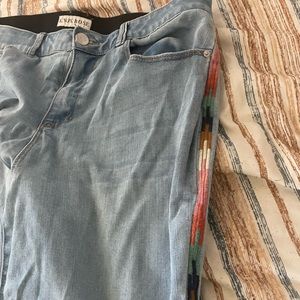 Knox Rose Embroidered Jeans 🌹